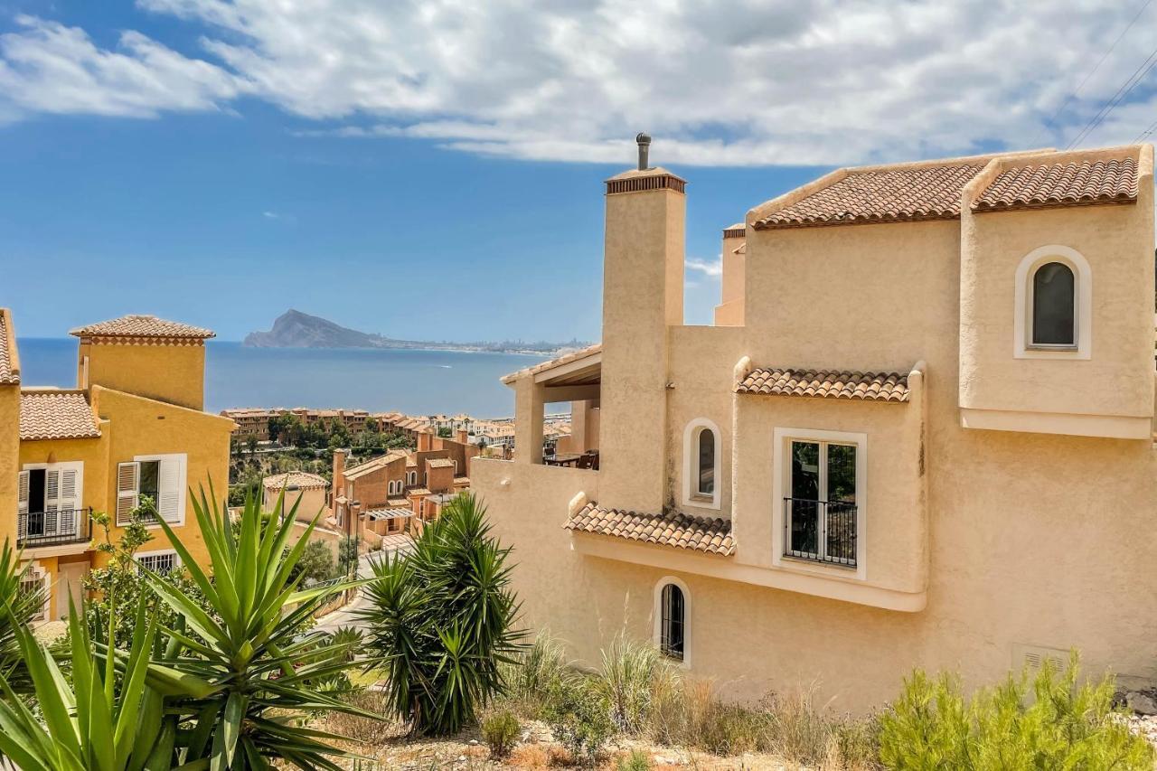 فيلا Charming Townhouse With Sea Views & Pool In Altea كاليبي المظهر الخارجي الصورة