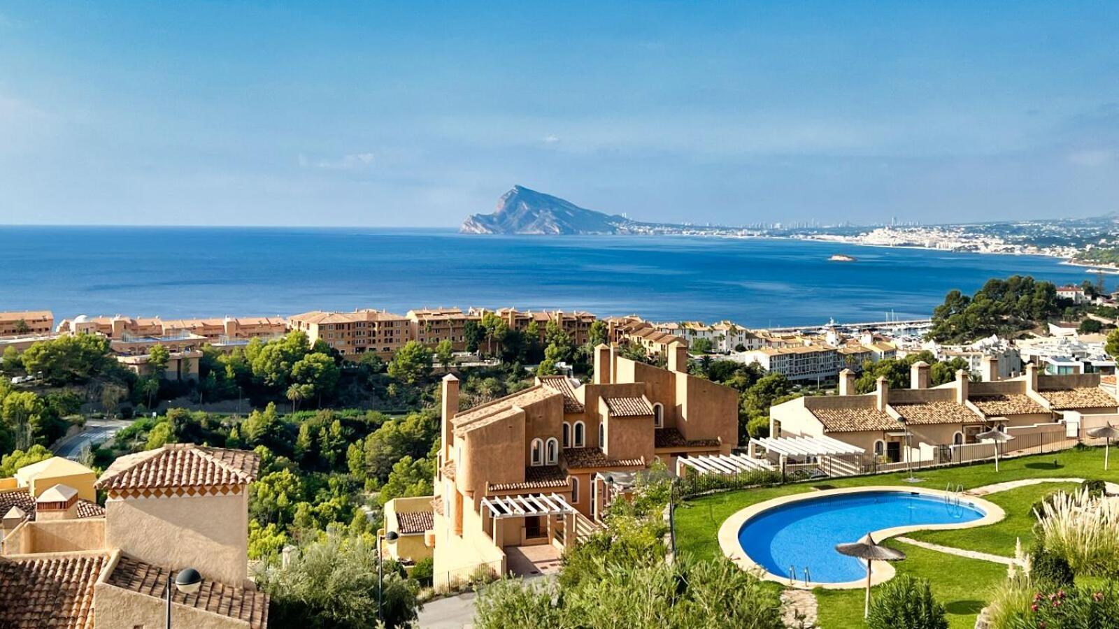 فيلا Charming Townhouse With Sea Views & Pool In Altea كاليبي المظهر الخارجي الصورة